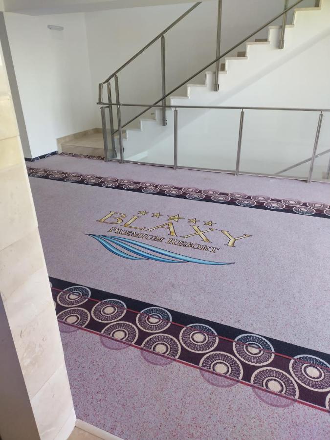Blaxy Resort Stefi Cu Acces La Piscine Gratuit Douăzeci şi Trei August Exterior foto