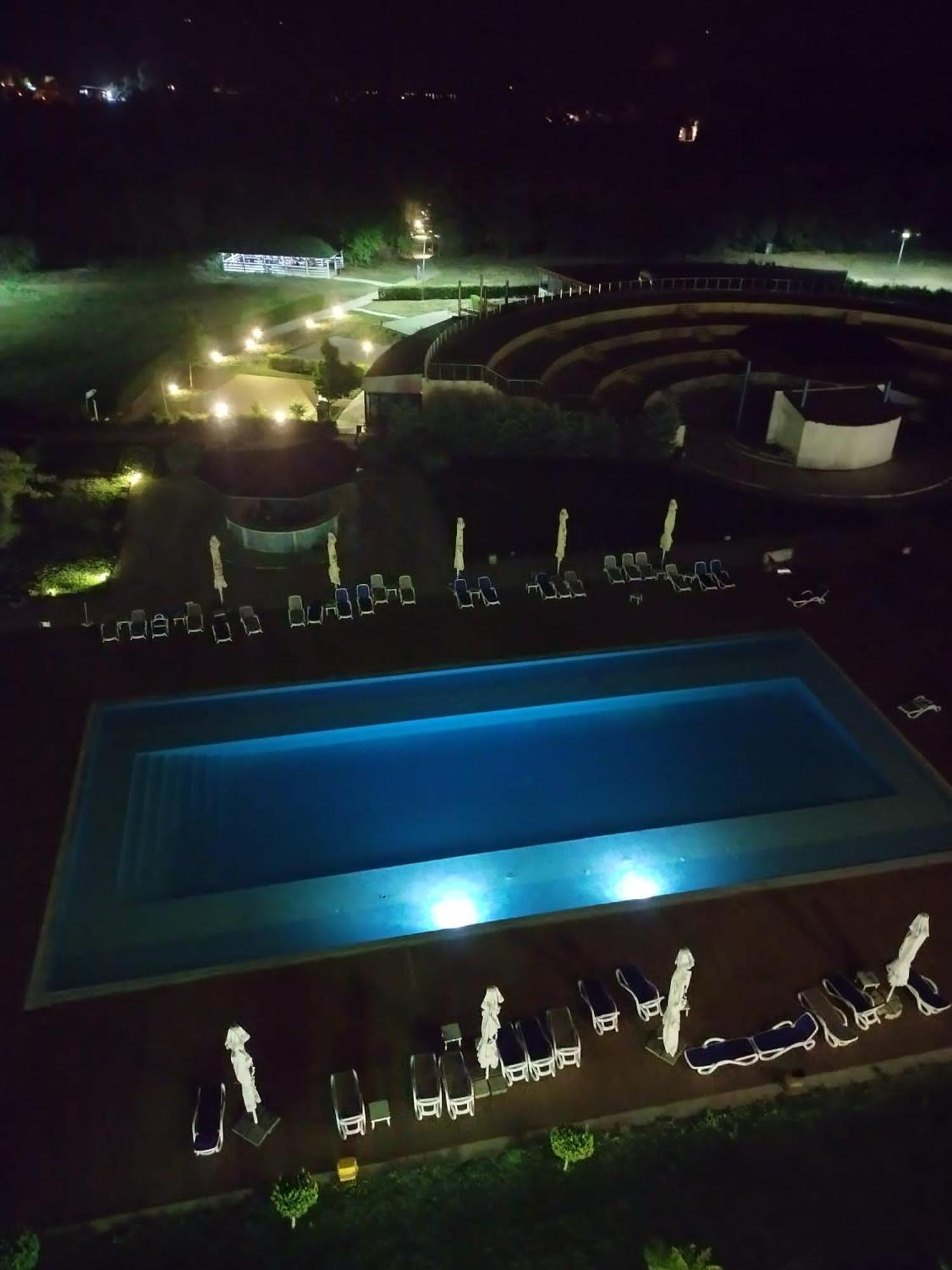 Blaxy Resort Stefi Cu Acces La Piscine Gratuit Douăzeci şi Trei August Exterior foto